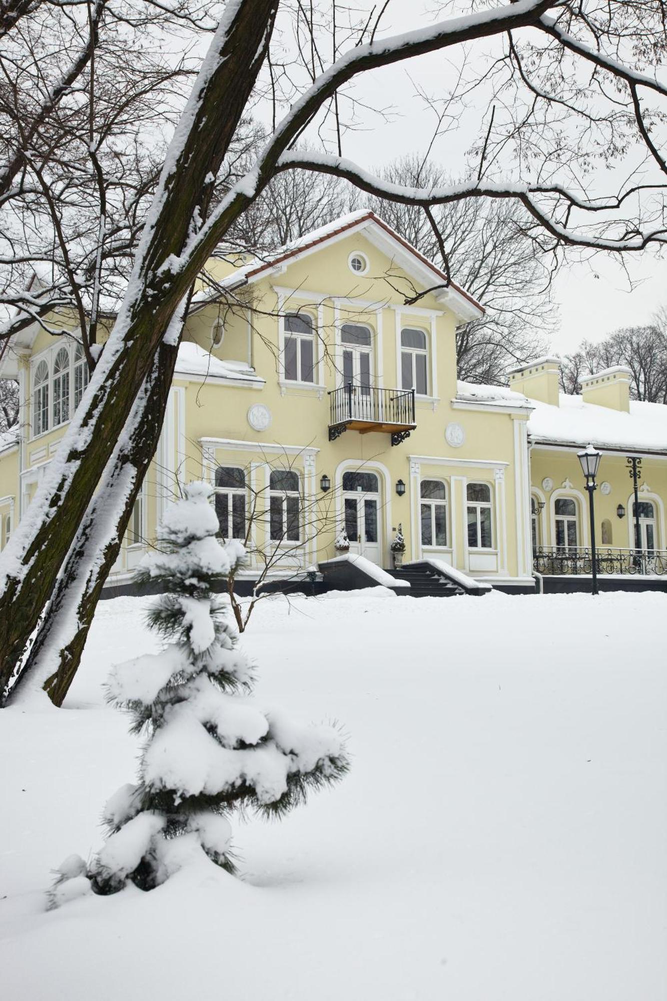 Hotel Dwór na Wolicy Dębica Zewnętrze zdjęcie